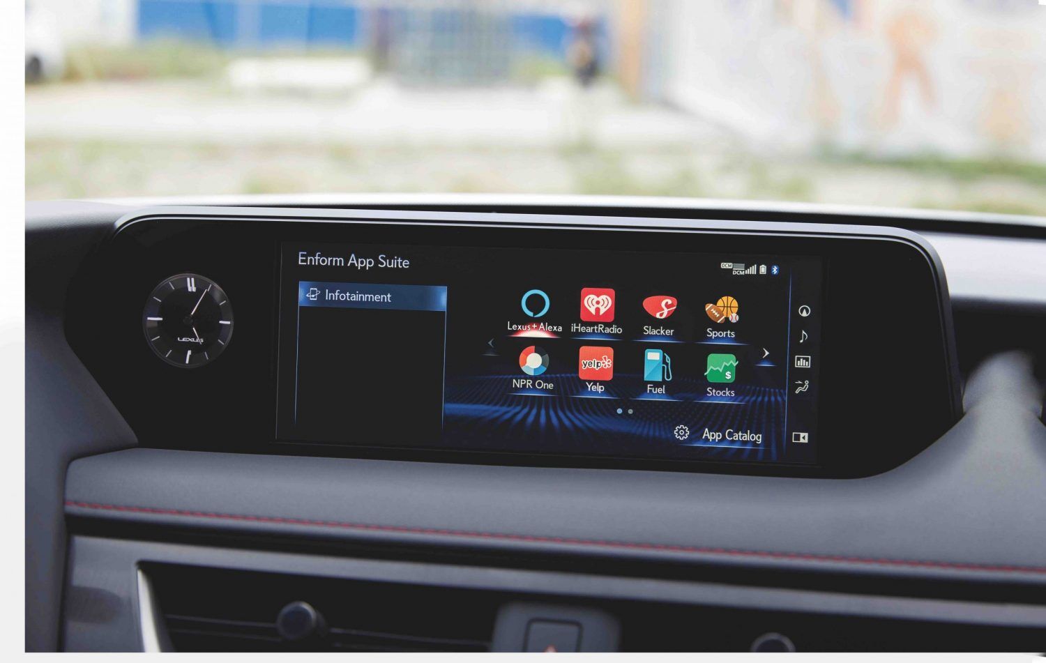 2022_LexusUXhScreen.jpg